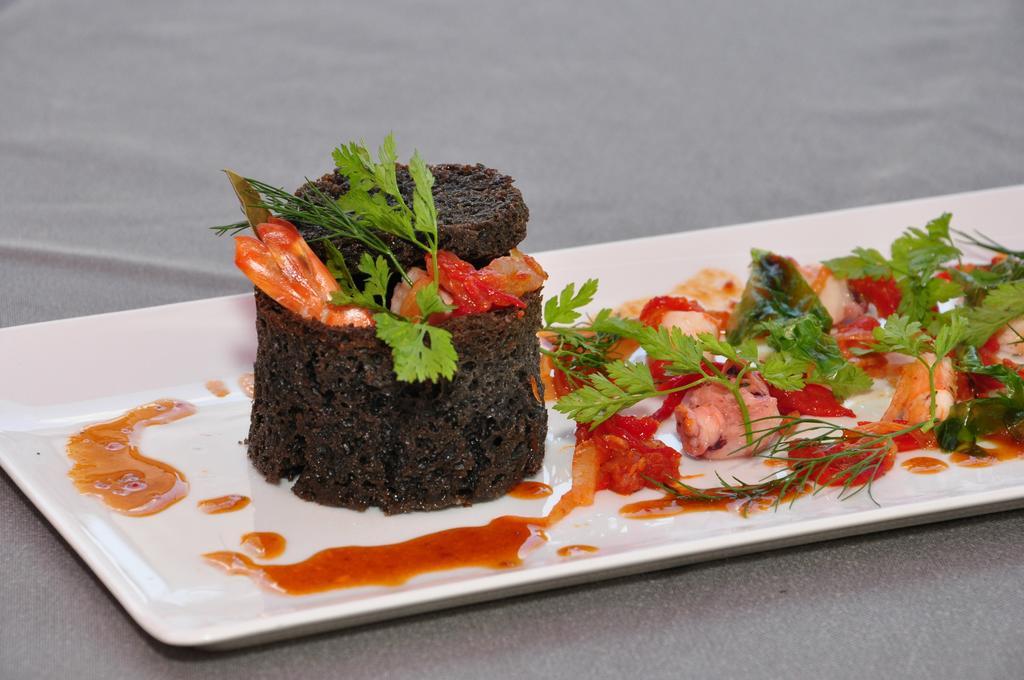 Logis L'Ermitage Hotel & Restaurant Saulges Luaran gambar
