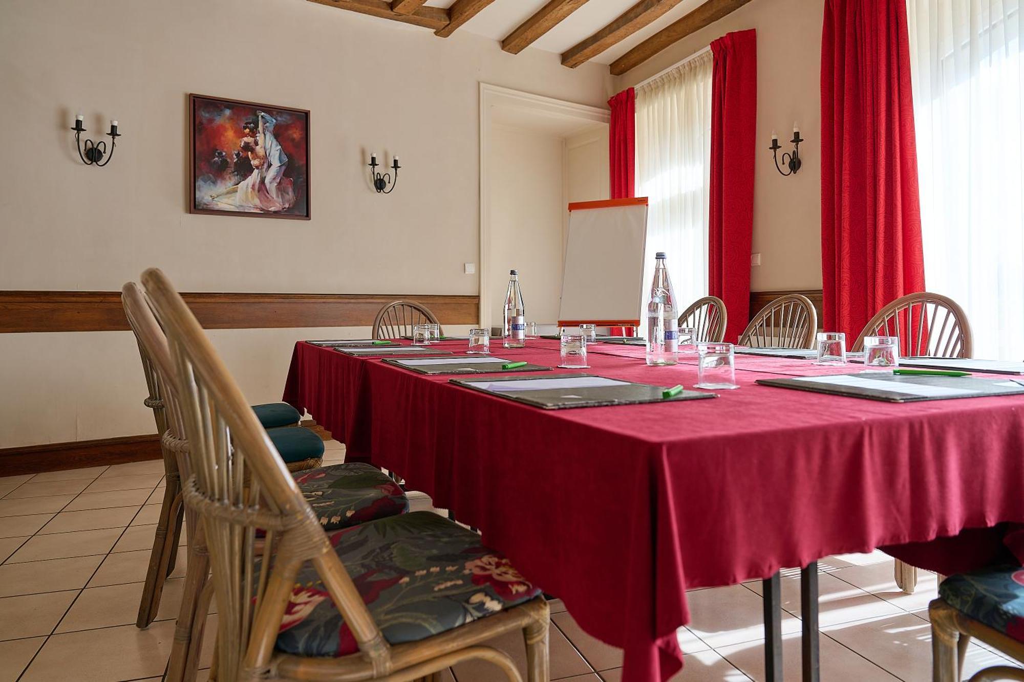 Logis L'Ermitage Hotel & Restaurant Saulges Luaran gambar