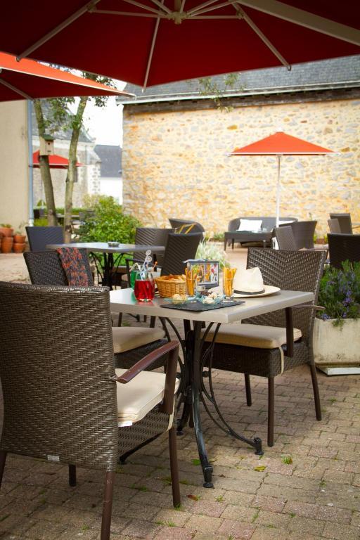 Logis L'Ermitage Hotel & Restaurant Saulges Luaran gambar