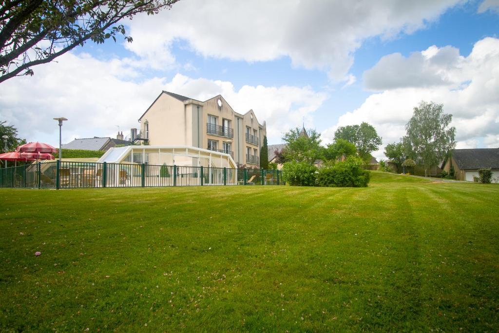Logis L'Ermitage Hotel & Restaurant Saulges Luaran gambar