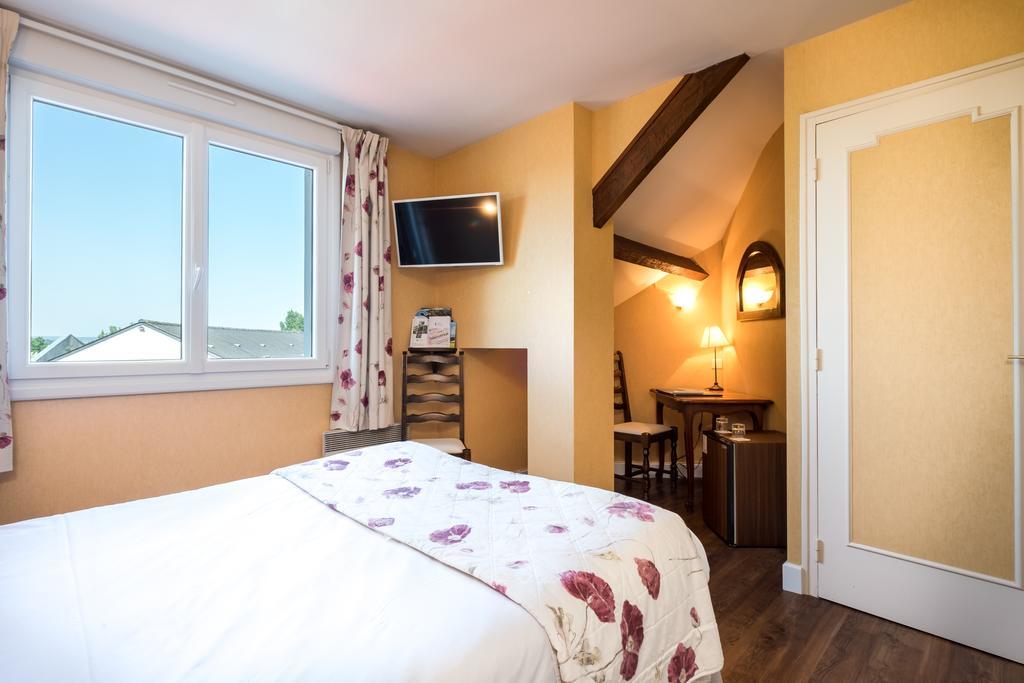 Logis L'Ermitage Hotel & Restaurant Saulges Luaran gambar