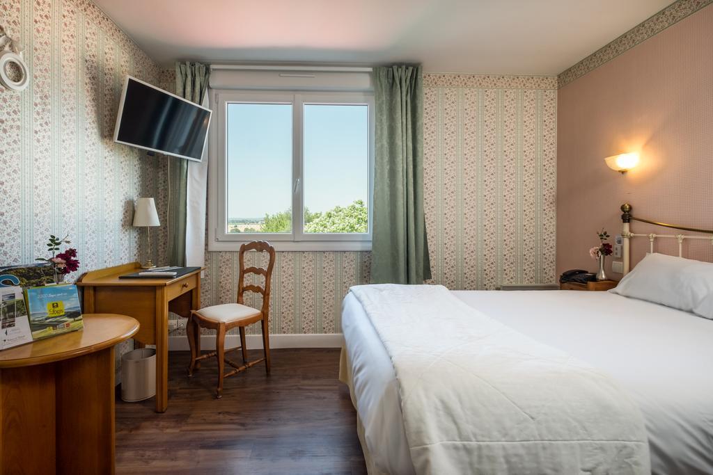 Logis L'Ermitage Hotel & Restaurant Saulges Luaran gambar