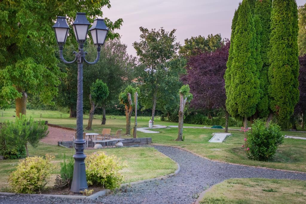 Logis L'Ermitage Hotel & Restaurant Saulges Luaran gambar